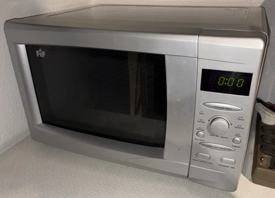 FiF Microwelle mit Grill Komplett mit Zubehör voll funktionsfähig, guter Zustand - Bild 1 von 4