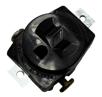 ARROW HART 5284 SINGLE RECEPTALCE 15A 125V 2P 3W GRD LOT OF 3 - Image 1 of 4