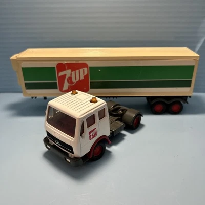 Vintage Matchbox Super Kings 7UP K-17 Trailer & K-135/125-9 Cab C367 - Image 1 of 4