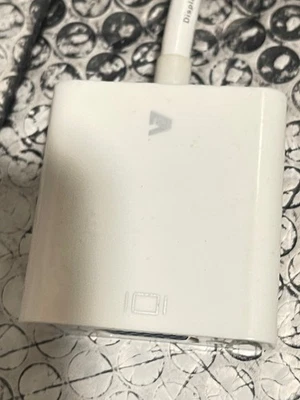 Mini DisplayPort to VGA Adapter 20276(M6) - Image 1 of 4