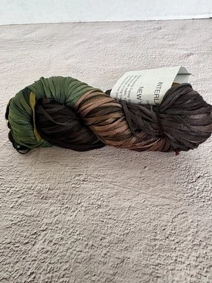 Fio ENTRELACEMENTS NEW YORK ~ Florestas ~ 200 jardas/2,4 oz ~ Fita de rayon - Imagem 1 de 3