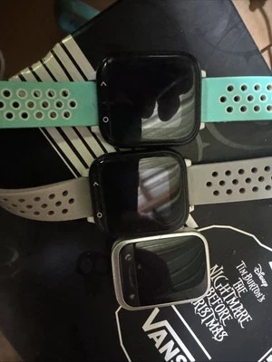 Gizmo Watch 3 - Lot Of 3 Bands And 2 Chargers - Image 1 of 4
