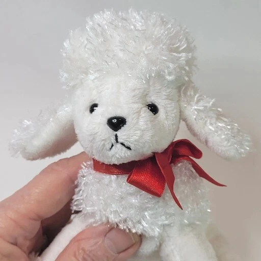 Caniche de San Valentín Peluche Blanco con Corazón Rojo en la Oreja y Arco Rojo 6" Regalo Foto 1 de 4