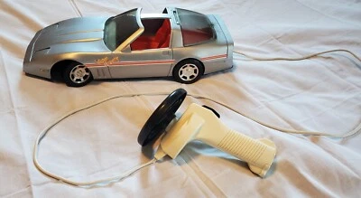 Coche de control remoto Playmates Super Corvette RC 1985 de colección se adapta a Barbie funciona sin girar Foto 1 de 4