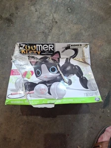 Spin Master Zoomer Kitty Tuxedo Cat Interactive Robot Cat Toy NEW / BOX DAMAGE - Picture 1 of 5