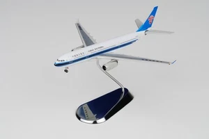 GJCSN886 GeminiJets A330-200 1/400 Model B-6058 China Southern Airlines - Picture 1 of 2