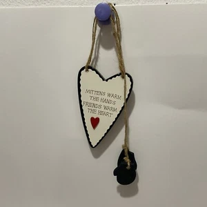 Guanti Cuore Legno Mani Calde, Amici il Cuore Decorazione Natalizia di K Adler - Foto 1 di 2