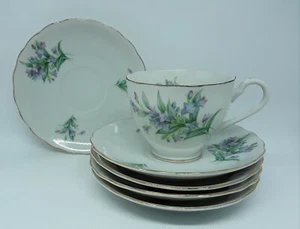 5 White Saucers and 1 teacup Purple Flowers Scalloped Gold Rimmed Edge Japan - Picture 1 of 4