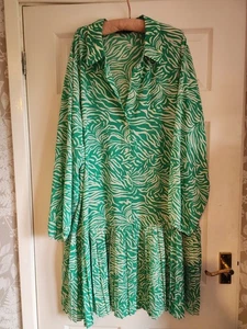 Gorgeous M&S Dress Size 24 - Picture 1 of 11