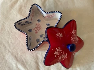TEMPTATIONS FLORAL LACE -4th of JULY- FIREWORKS STAR SHAPED BOWLS w/LID RAMEKIN - Picture 1 of 8