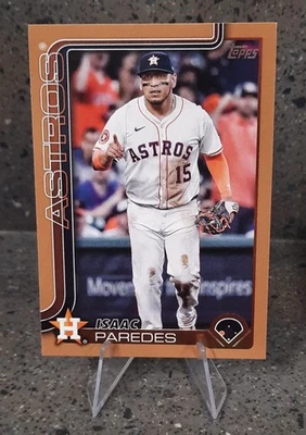 2025 Topps Update Isaac Paredes #US195 Gold /2025 - Image 1 of 2