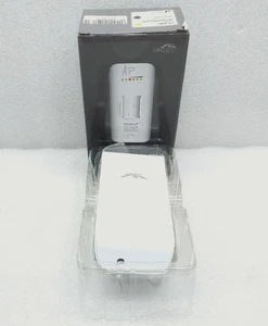 Ubiquiti NanoStation Loco M2 2.4GHz Indoor/Outdoor AirMax 8dBi CPE - Used #99 - Afbeelding 1 van 7