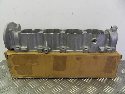 Genuino motor Vauxhall Astra Cavalier Mk2 carcasa superior árbol de levas 1982 a 1991 nuevo de lote antiguo - Imagen 1 de 4