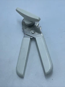 Pampered Chef Smooth Edge Safety Manual Can Opener #2758 White Retired - Picture 1 of 8