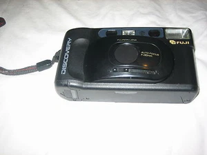 FUJI DISCOVERY 60 DATE 35MM CAMERA VINTAGE GENUINE AUTHENTIC COOL COLLECTIBLE - Picture 1 of 3
