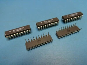 (5) MC74AC273N MOTOROLA IC FLIP FLOP D TYP BUS INTERFACE 20 PIN DIP 74AC273 - Bild 1 von 1