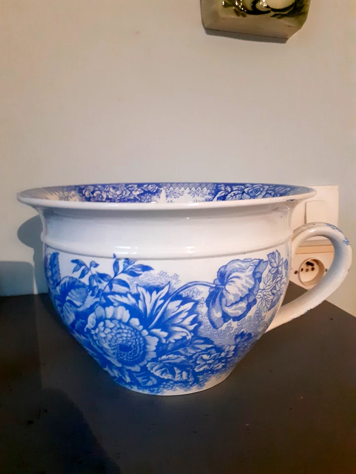 ANCIEN POT DE CHAMBRE ST AMAND JARDINIERE - Photo 1/4