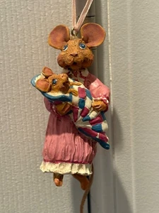 Kurt Adler Hole in the Wall Gang Maus Mutter & Baby Weihnachtsschmuck Quilt - Bild 1 von 3