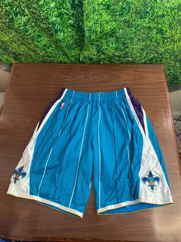 2011-12 New Orleans Hornets Basketball #0 Al Farouq Aminu Game Worn Shorts XL+2 Cover