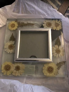 Jennifer Moore Photo Frame The Petals Collection Fits 3" x3" Picture - Picture 1 of 3