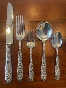 5 PC TRUE DINNER SIZE MANCHESTER SOUTHERN ROSE REPOUSSE STERLING SILVER SETTING - Picture 1 of 7