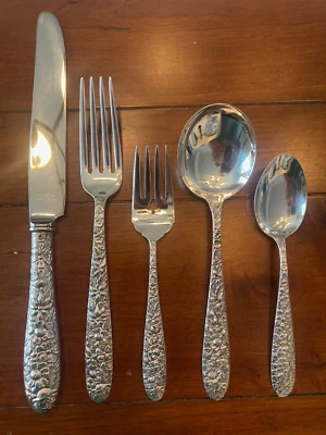 JUEGO DE PLATA ESTERLINA 5 PIEZAS VERDADERO TAMAÑO CENA MANCHESTER SOUTH ROSE REPOUSSE Foto 1 de 4