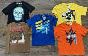 Jungen T-Shirts Größe Small 6/7 - alle 5 sind neu mit Etikett - Bild 1 von 1