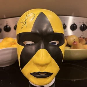 WWE signierte Stardust Cody Rhodes Maske offizielles FRÜHES MODELL doppelte Signatur - Bild 1 von 2