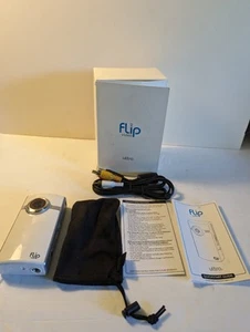Flip Ultra HD Video Camera USB white/silver box, cables , instructions Nice - Picture 1 of 5