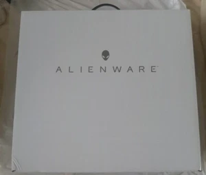 Alienware M15 R3 15.6 512GB SSD 16GB RAM Intel i7-10750H Nvidia RTX 2070 4K OLED - Picture 1 of 5