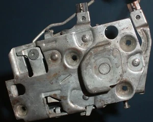 Cerradura de puerta Corvette 1956 1957 1958 1959 OEM, pieza original de GM - Imagen 1 de 4