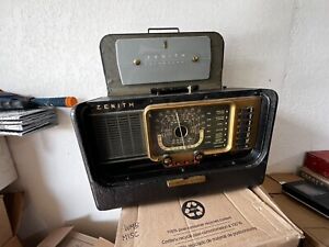 Radio à tube transocéanique vintage Zenith modèle 5H40