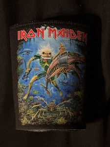 Iron Maiden Future Past Australia Tour Stubby Coozie Getränkehalter Kühler Bier - Bild 1 von 4