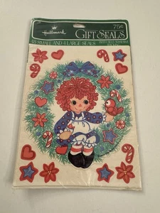 Vintage Hallmark Raggedy Ann Puppe Aufkleber Weihnachten Urlaub Kranz B63 - Bild 1 von 2