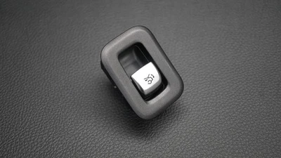 GENUINE 2020 MERCEDES BENZ GLC X253 TAILGATE OPENING RELEASE SWITCH A2059051718 - Image 1 of 4
