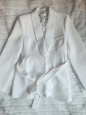 Chaqueta/blazer Zara para mujer con cinturón cuello esmoquin crudo talla S Nuevo con etiquetas Foto 1 de 4