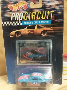 Hot Wheels Pro Circuit 1/64 NASCAR diecast #43 STP Richard Petty light blue 1992 - Picture 1 of 6