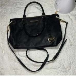 Michael Kors Selma Leather Bag Black Medium Satchel Top Handle Shoulder Strap - Picture 1 of 2