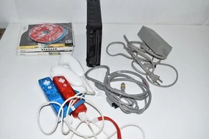 NINTENDO WII COMPLETE SYSTEM- 2 CONTROLLERS- NUN CHUKS - 5 GAMES- CABLES(JWP84) - Picture 1 of 5