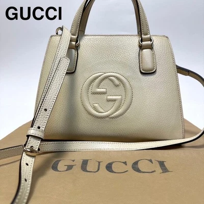 Auténtico bolso de hombro Gucci Soho de 2 vías de cuero blanco entrelazado Foto 1 de 4