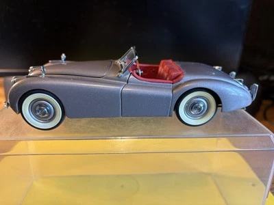 Danbury Mint 1949 Jaguar XK120 Silver Diecast 1:24 Pre-Owned W/Title+Box Dist 89 - Image 1 of 4