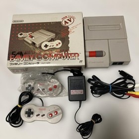 Nintendo AV Famicom HVC-101 Console Boxed Set AC Adapter 2 Controllers Japan