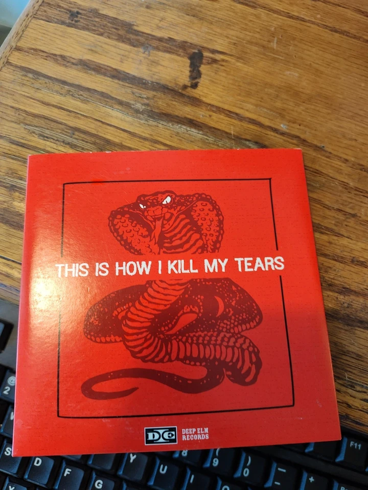 CD This Is How I Kill My Tears by Various Artists 2004, Deep Elm Records With St Foto 1 de 1