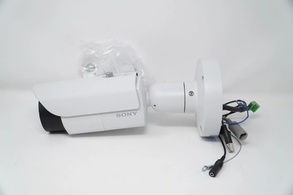 Sony Bullet Camera + IR and White LED -SNC-VB642D Full HD, DAMAGED SDI CABLE - Image 1 of 4