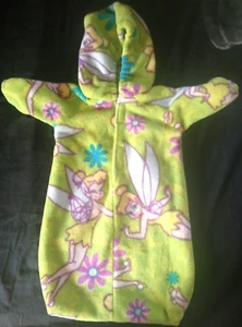 Manta polar hecha a mano Tinker Bell bebé muñeca jugar con capucha 15" de largo - Imagen 1 de 5