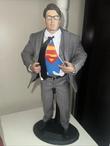 "FIGURA PERSONALIZADA DC 1/6 SUPERMAN Clark Kent cabeza de Christopher Reeve soporte 12""" - Imagen 1 de 5