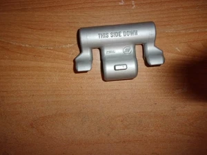 GENUINO SOPORTE DE MONTAJE OMC 123606 0123606 V6 VER DETALLES PARA AJUSTE - Imagen 1 de 5