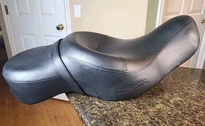 Harley-Davidson Sportster Seat 2004-2022 1200 883 XL OEM Take off 2-up - Foto 1 di 16