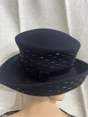 Sombrero para mujer The Scala Collection de lana con cuentas Foto 1 de 4