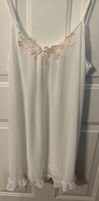 Camisón grande Gilligan & O'Malley marfil satinado quimise Foto 1 de 3